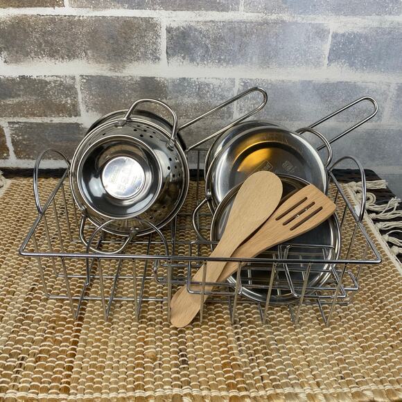 Kidzlane Stainless Steel Pots & Pans Play Set 8 pieces age 3-6 - Picture 8 of 11